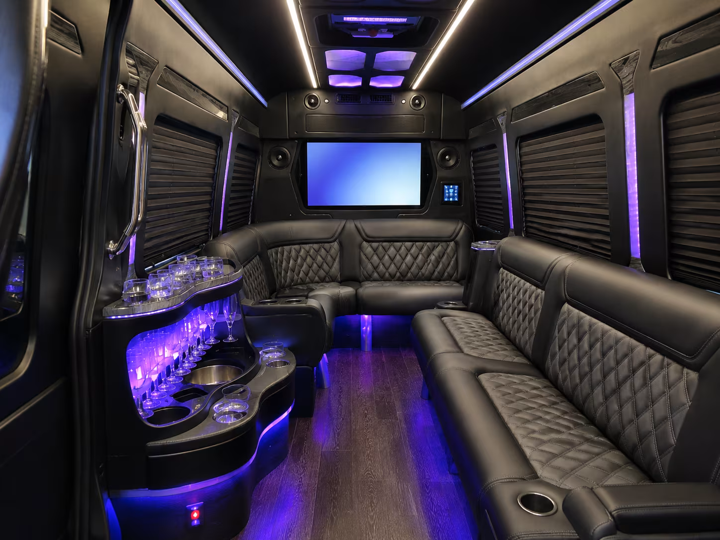 bus rental options for honolulu trips