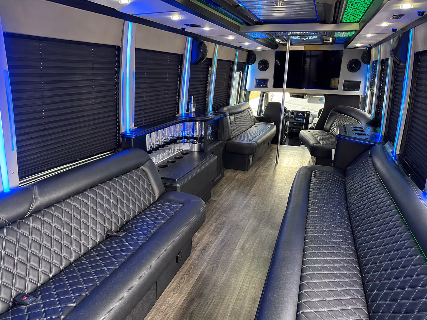 honolulu corporate retreat shuttle bus rentals
