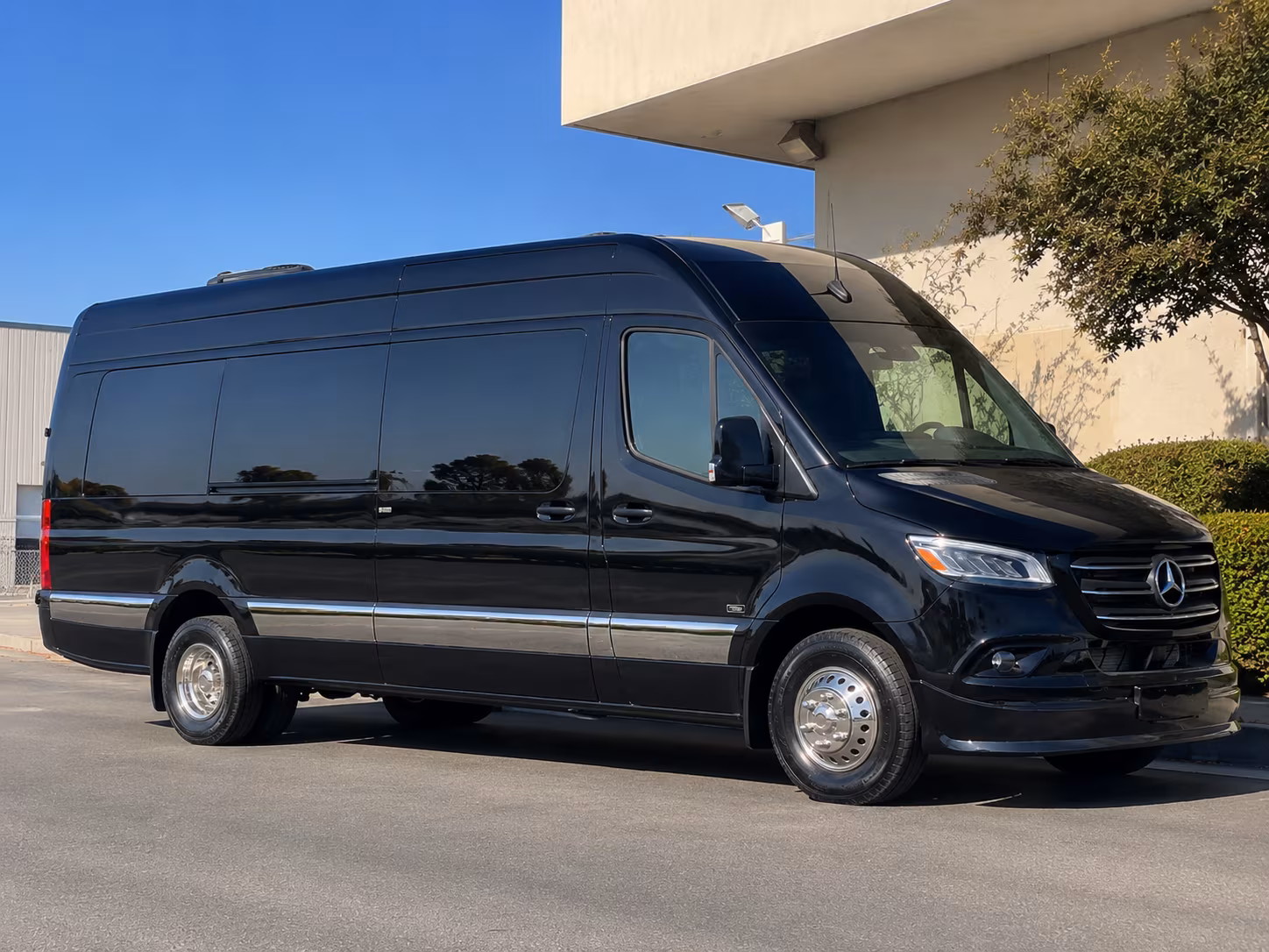 Honolulu Wine Tour & Brewery Transportation